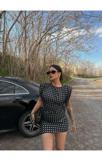 Siyah Omuz Vatkalı Puantiyeli Elbise