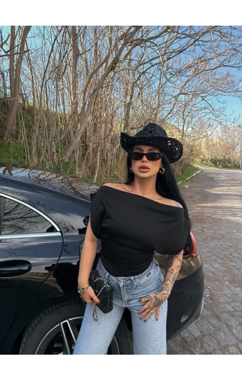 Siyah Yarasa Kol Kayık Yaka Crop