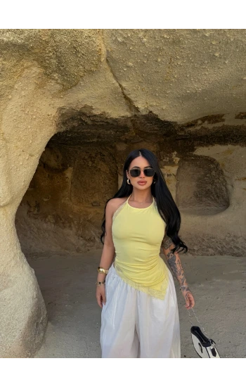 Sarı Asimetrik Güpürlü Bluz