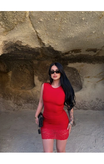 Kırmızı Eteği Dantelli Basic Elbise