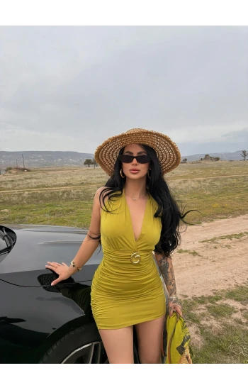 Yağ Yeşili Boyundan Bağlamalı Tokalı Elbise