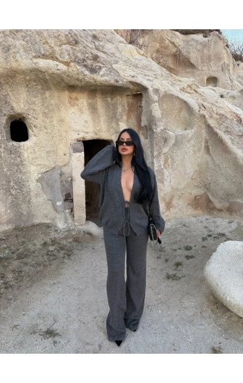 Antrasit Ön Bağcıklı Triko Takım