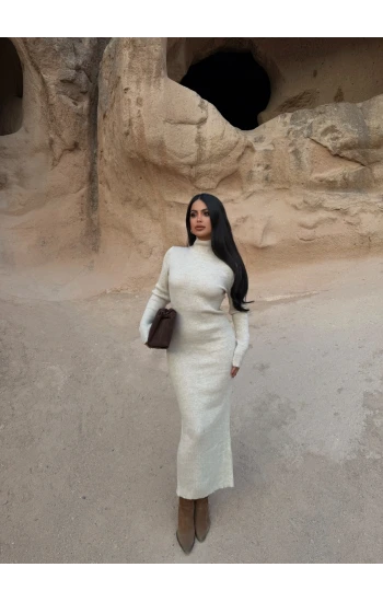 Bej Balıkçı Yaka Triko Elbise