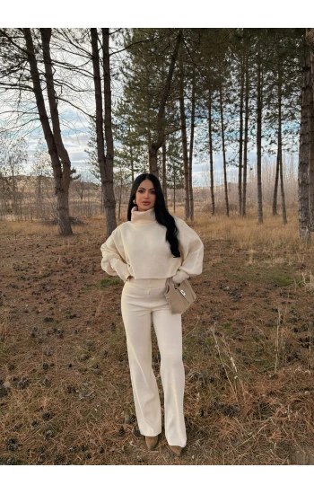 Bej Boğazlı Kazak Pantolon Triko Takım