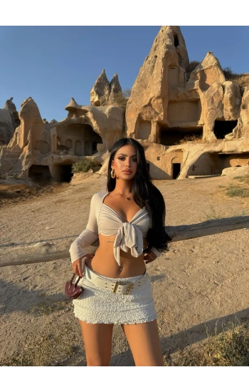 Bej Göğüs Bağlamalı Crop