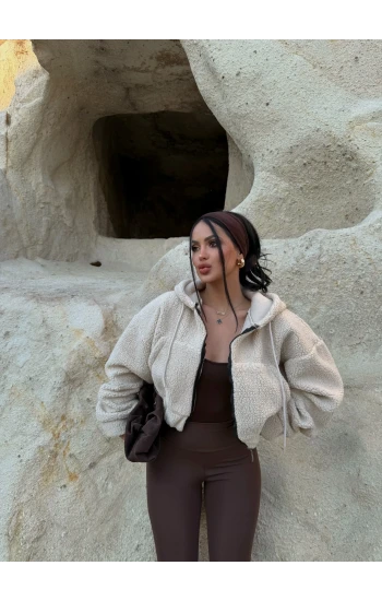 Bej Kanguru Cep Peluş Ceket