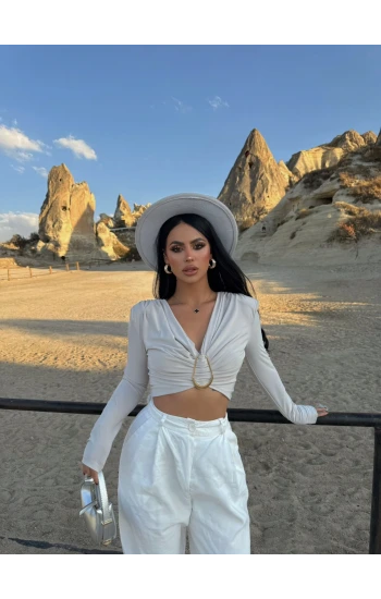 Bej Omuz Vatkalı Tokalı Bluz