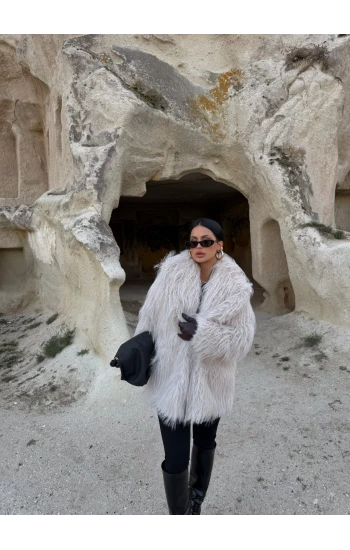 Bej Şal Yaka Saçaklı Kürk