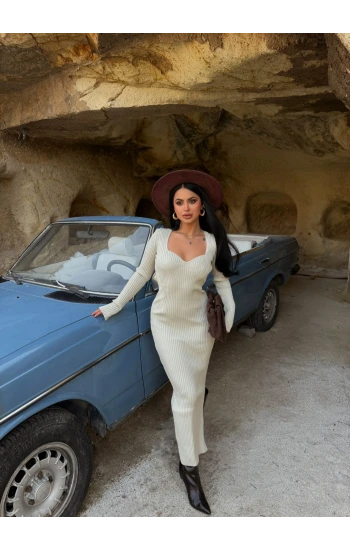 Bej Yaka Detaylı Triko Elbise