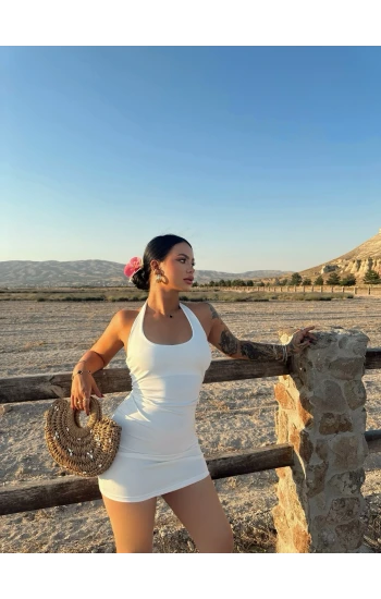 Beyaz Boyundan Geçmeli Duble Elbise