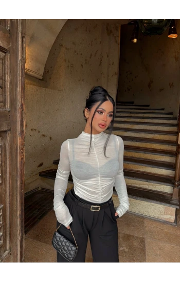 Beyaz Büzgülü Transparan Bluz