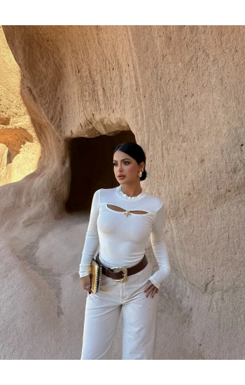 Beyaz Göğüs Pencereli Star Crop