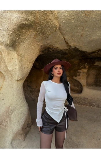 Beyaz Kolları Tül Büzgülü Crop