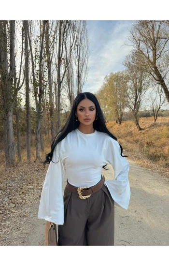 Beyaz Kolları Volanlı Korseli Bluz