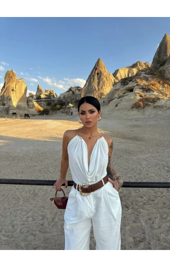 Beyaz Nova Aksesuarlı Bluz