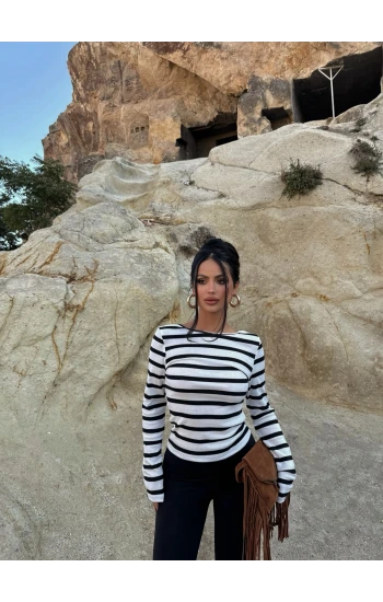 Beyaz Sırt Açık Çizgili Triko