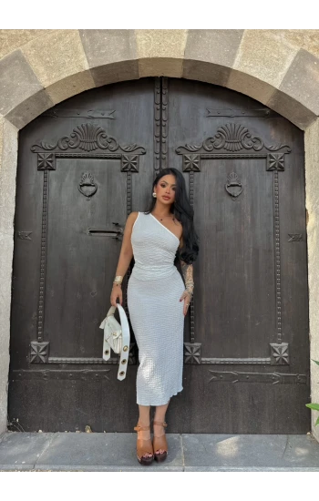 Beyaz Tek Omuz Etekli İkili Takım