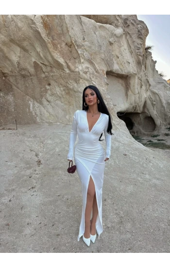 Beyaz V Yaka Yırtmaçlı Elbise