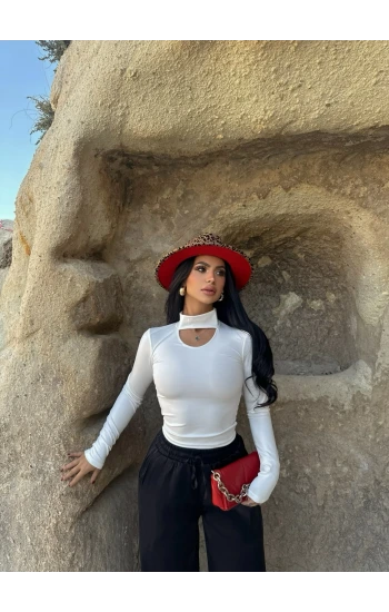 Beyaz Yaka Pencereli Dik Yaka Crop