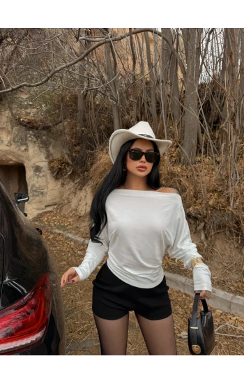 Beyaz Yarasa Kol Kayık Yaka Bluz