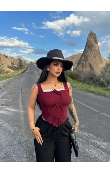 Bordo Göğüs Bağcıklı Biyeli Crop