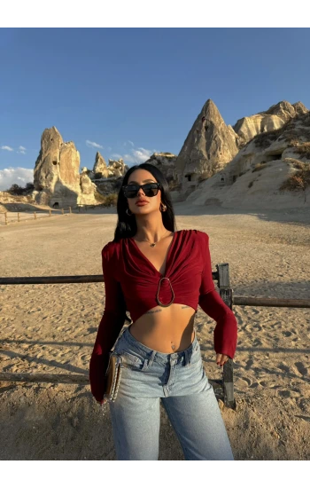 Bordo Omuz Vatkalı Tokalı Bluz