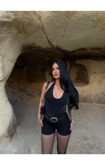 Boyundan Geçmeli Simli Bluz