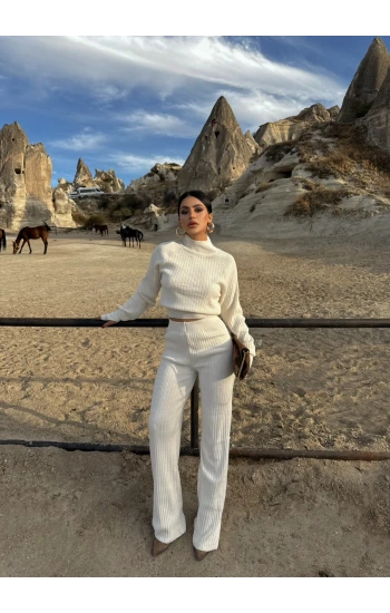 Ekru Balıkçı Yaka Basic Triko Takım