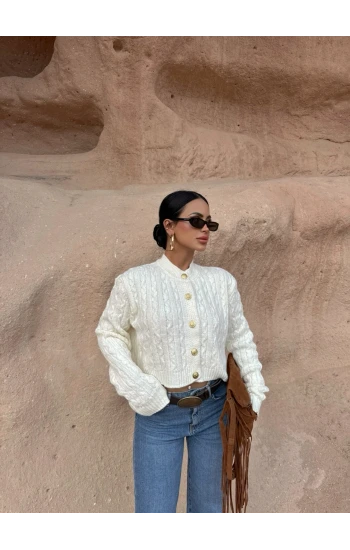 Ekru Saç Örgü Düğmeli Kazak