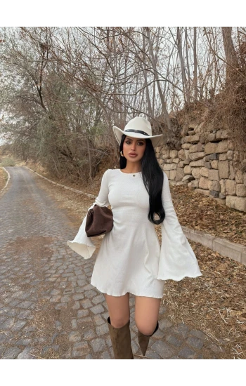 Ekru Sırt Dekolte Volanlı Elbise