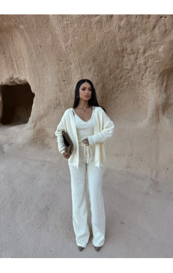 Ekru Yumoş Triko Üçlü Takım