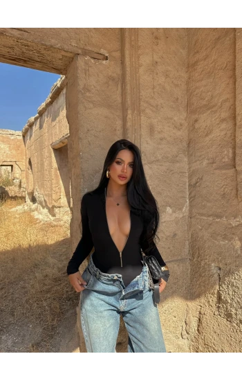Fermuarlı Dik Yaka Bodysuit