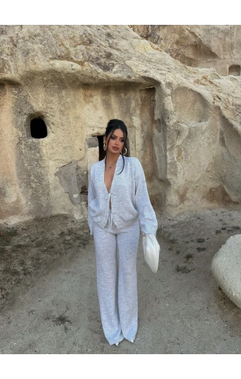 Gri Ön Bağcıklı Triko Takım