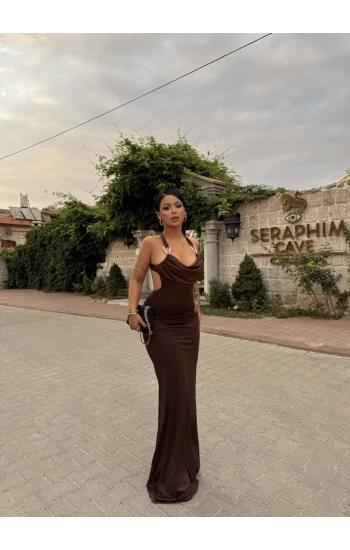 Kahve Aksesuarlı Degaje Elbise
