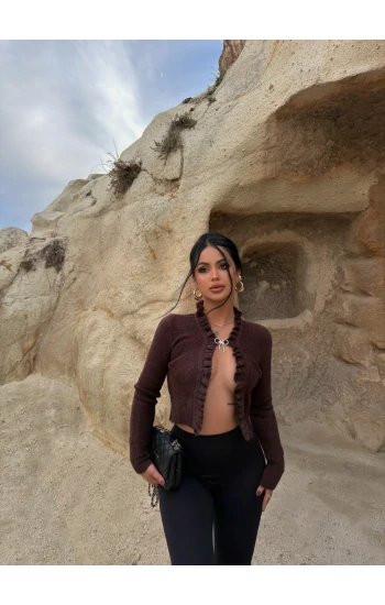 Kahve Broşlu Triko Hırka