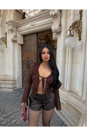 Kahve Göğüs Bağlamalı Güpürlü Crop