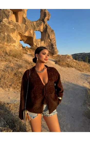 Kahve Kabartma Desen Ön Bağlamalı Kazak