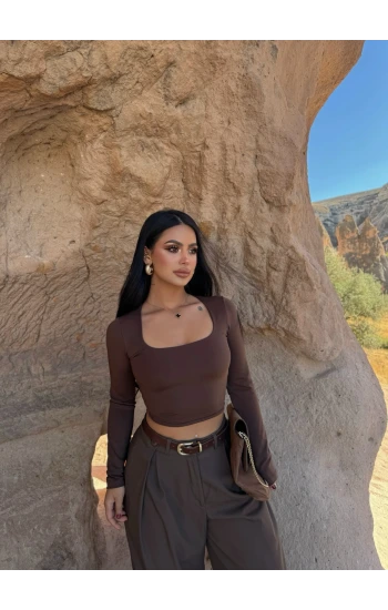 Kahve Kare Yaka Scuba Crop