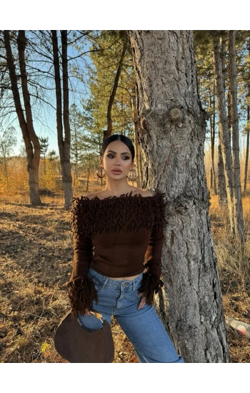 Kahve Kol ve Yaka Püsküllü Kazak