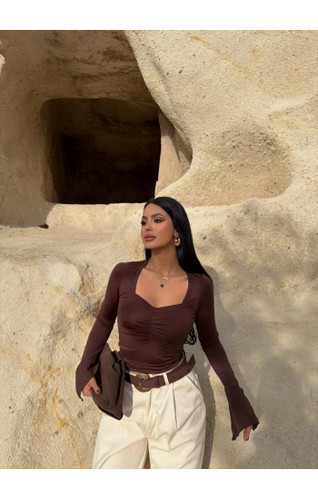 Kahve Yaka Büzgülü Volanlı Crop