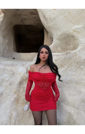 Kırmızı Güpürlü Düşük Omuz Elbise