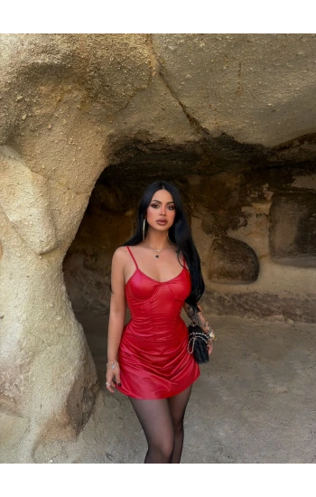 Kırmızı İp Askılı Balenli Elbise