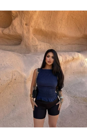 Lacivert Eteği Fırfırlı Kabartma Bluz