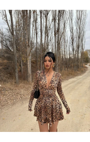 Leopar Göğüs Drapeli Şortlu Elbise