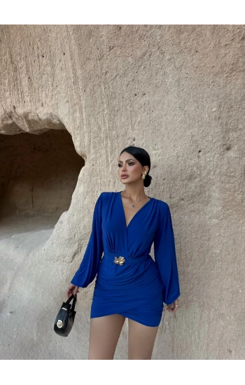 Mavi Kruvaze Önü Tokalı Elbise