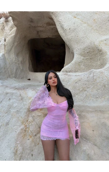 Pembe Kolları Volanlı Güpürlü Elbise