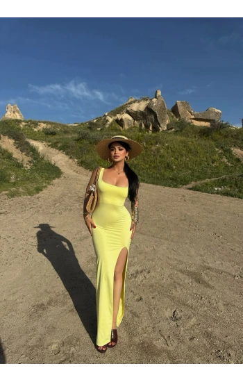 Sarı Tek Yırtmaçlı Kalın Askılı Elbise