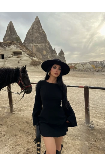 Sırt Dekolte Volanlı Elbise