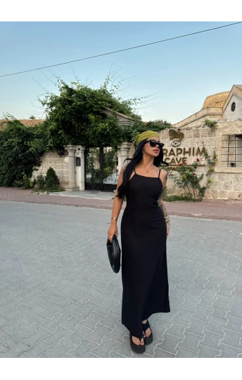 Siyah Askılı Elegant Elbise