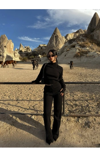 Siyah Balıkçı Yaka Basic Triko Takım